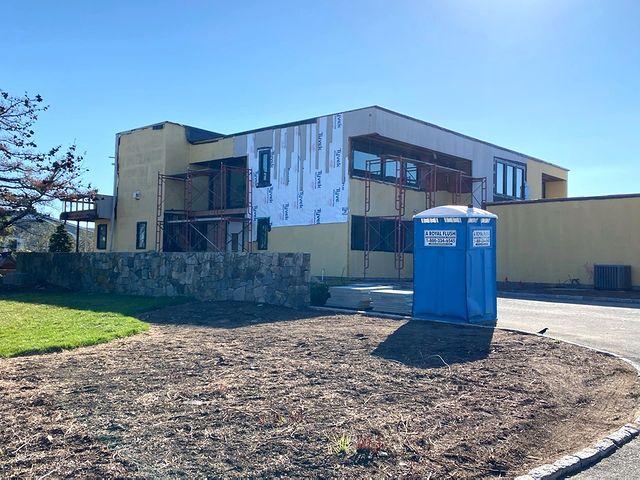 Portable toilet rental for construction crews