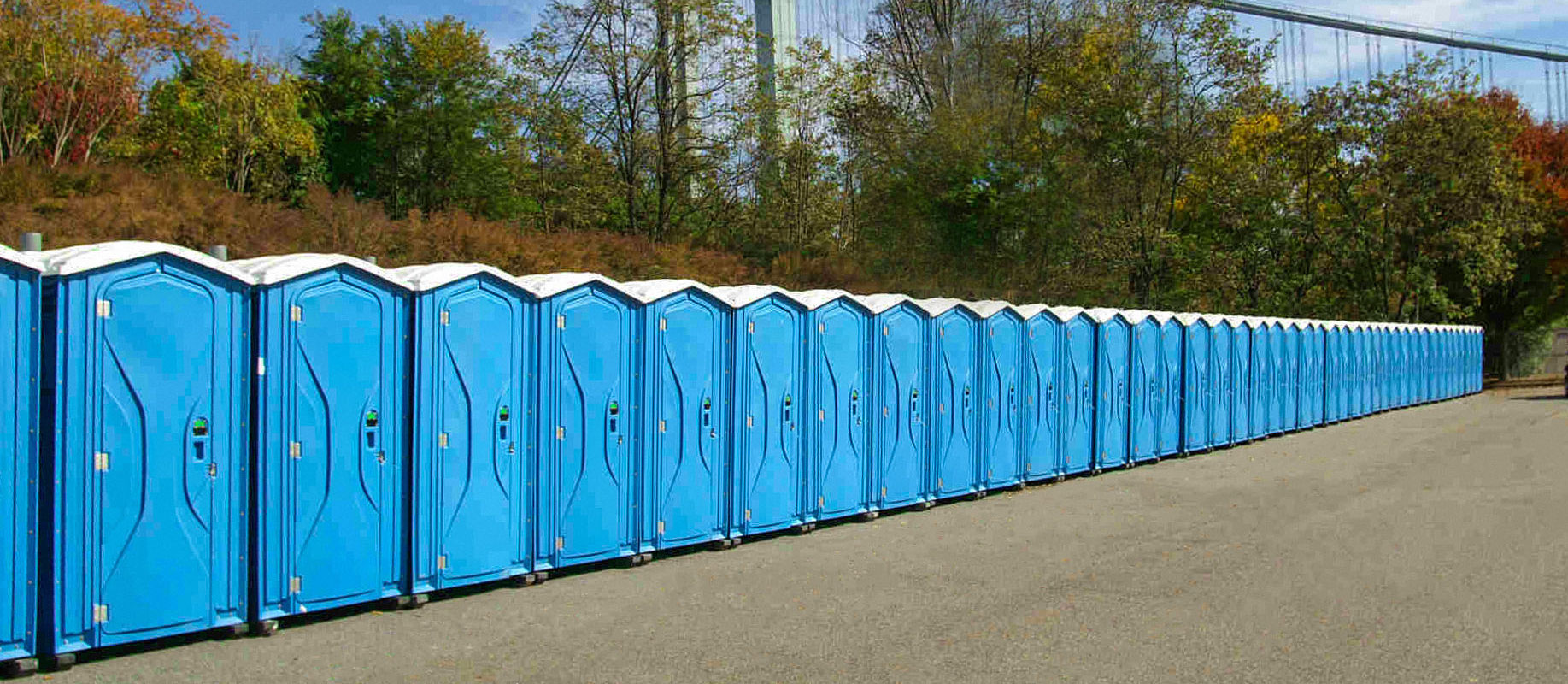 Toilet rental services for outdoor weddings